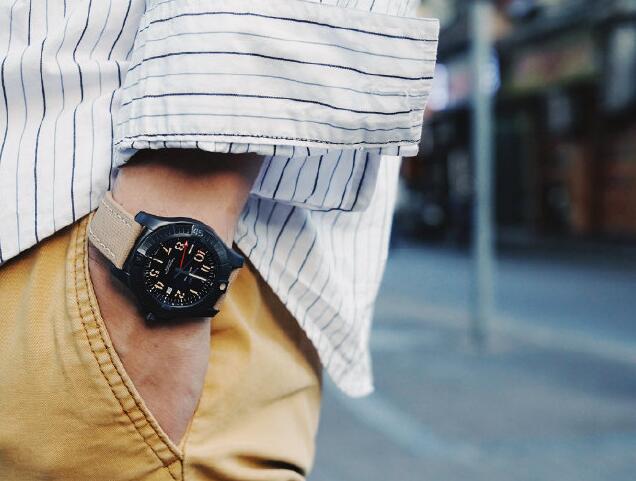Swiss imitation watches forever are cool in black.