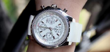 Knock-off Breitling delicate watches are clear with red day and date display.